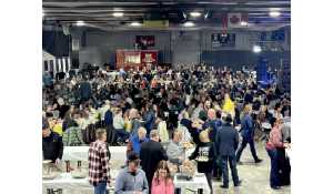 600 people pack the sports arena for the Carlyle District Lions Supper and Auction